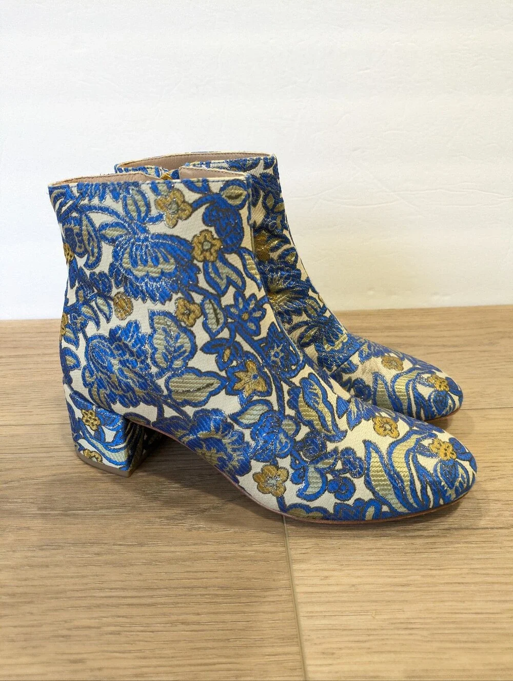 Tory Burch Shelby Brocade Ankle Boots 6.5 Blue Gold Floral Embroidered Victorian